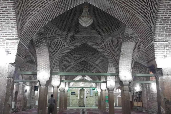 مسجد جامع سرخ مهاباد