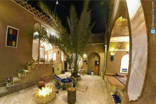 اقامتگاه بومگردی عمونوروز طبس