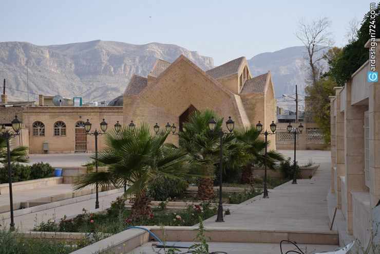 آرامگاه میرزا احمد نی ریزی