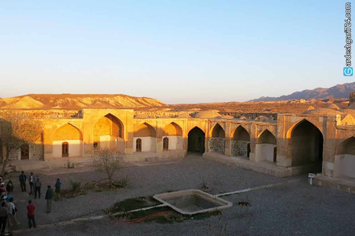 کاروانسرای دیر گچین، مادر کاروانسراهای ایران