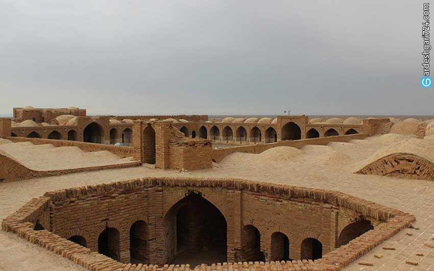 کاروانسرای دیر گچین، مادر کاروانسراهای ایران