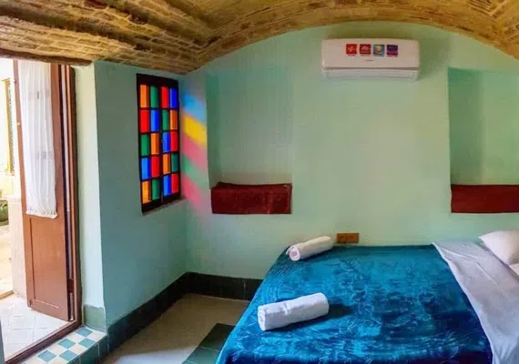 اقامتگاه سنتی پسین شیراز