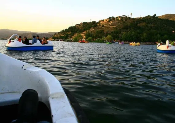 دریاچه زریوار (زریبار) مریوان کجاست