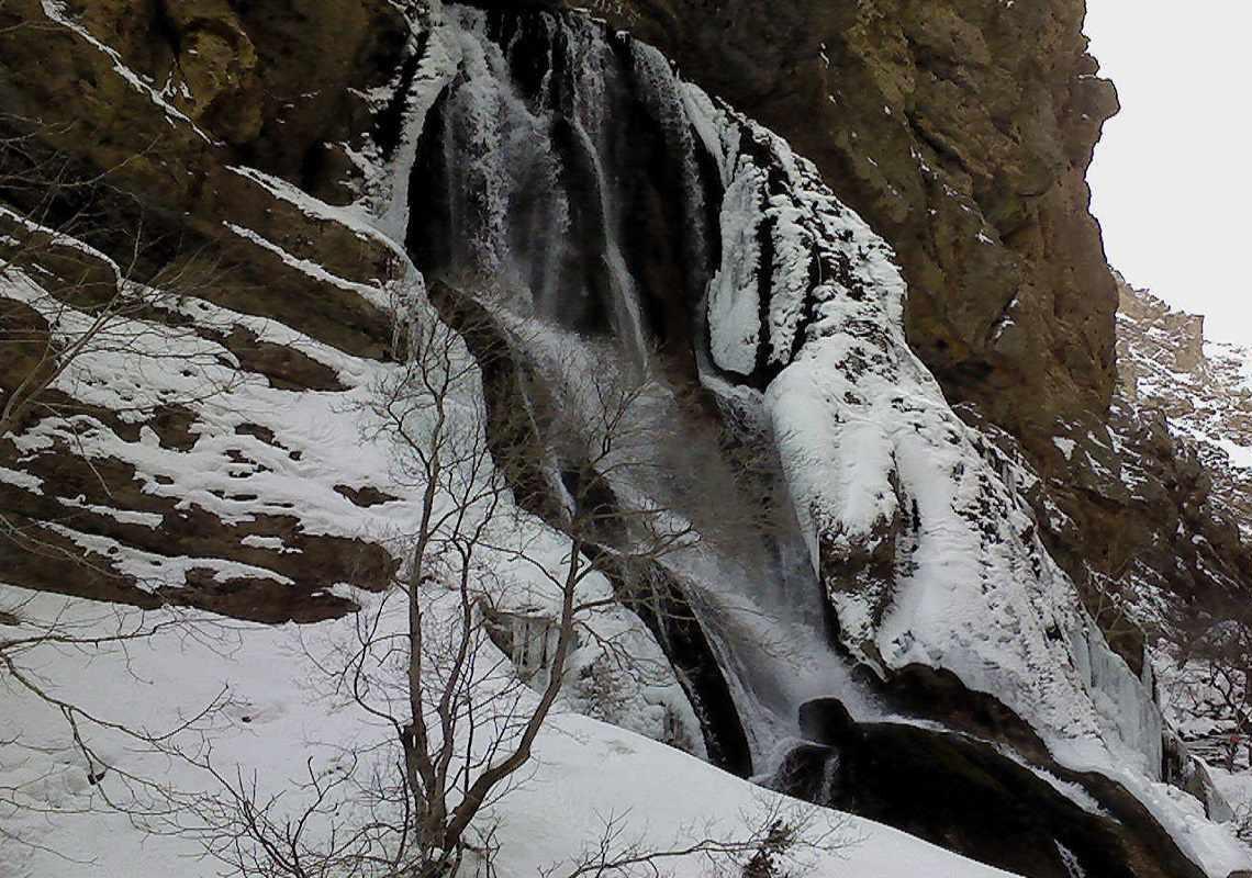 آبشار آب سفید الیگودرز کجاست؟