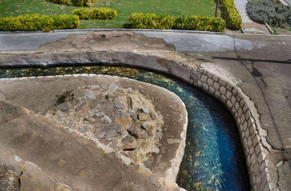 گرداب سنگی خرم آباد کجاست؟