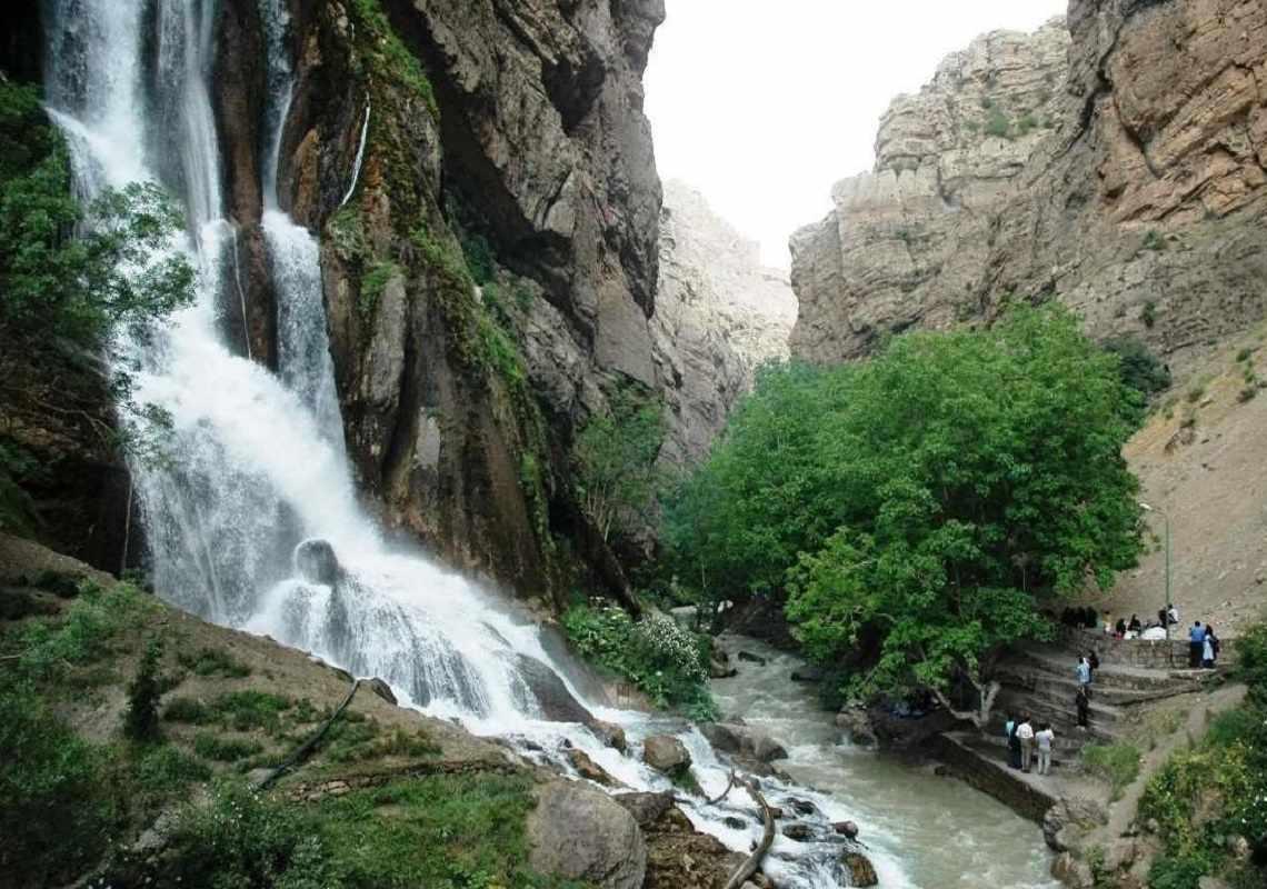 آبشار آب سفید الیگودرز کجاست؟