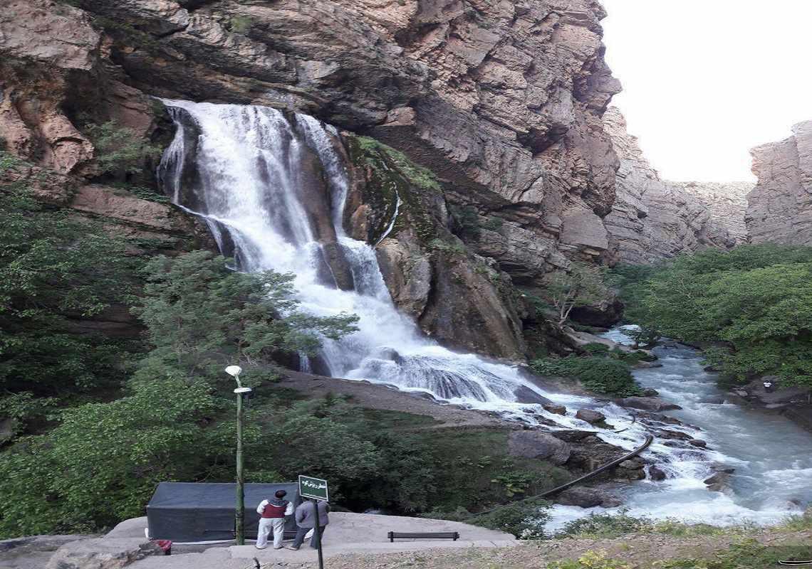 آبشار آب سفید الیگودرز کجاست؟