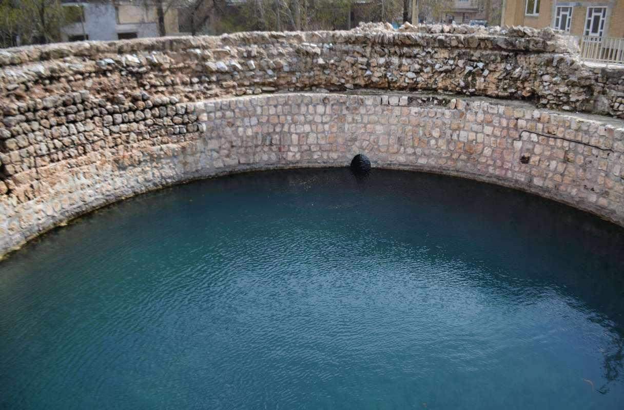 گرداب سنگی خرم آباد کجاست؟