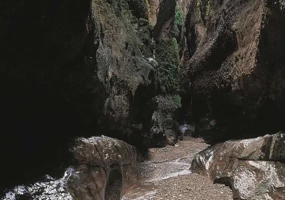 غار زینگان ایلام