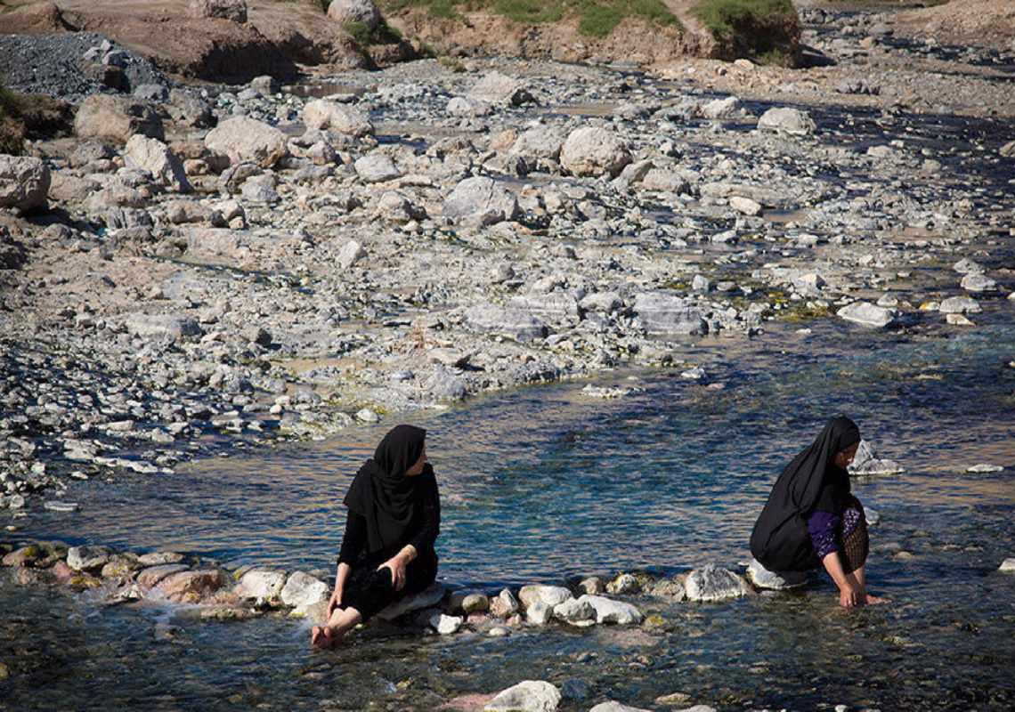 چشمه های آب گرم دهلران