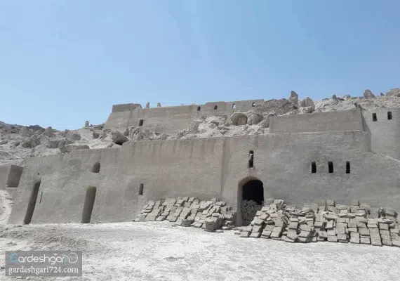 کوه خواجه، تخت جمشید خشتی ایران