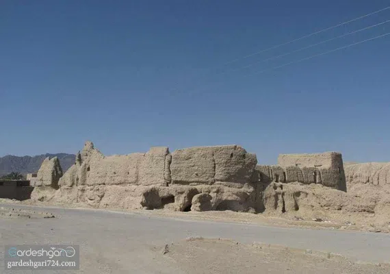 قلعه دِزَّک (سراوان)