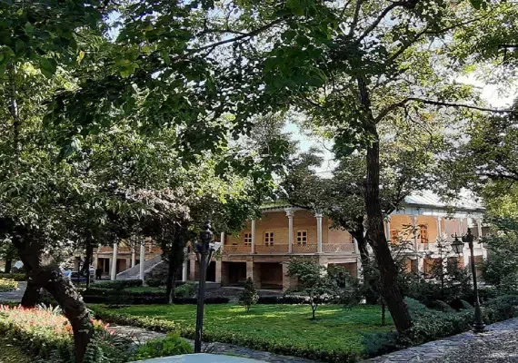 باغ موزه نظری