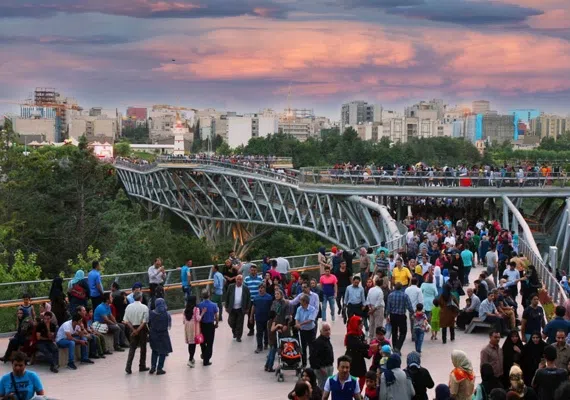 پل طبیعت تهران کجاست