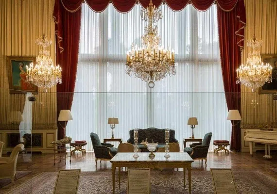 کاخ نیاوران