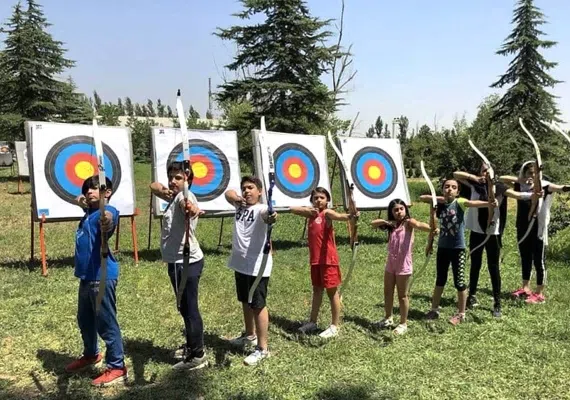 باشگاه انقلاب تهران