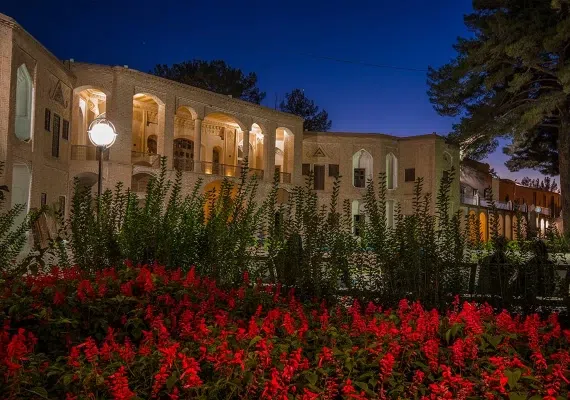 باغ و عمارت اکبریه