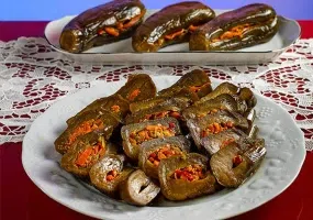 طرز تهیه ترشی بادمجان شکم پر تبریزی "آسان و مرحله به مرحله"