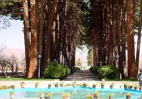 باغ و عمارت اکبریه