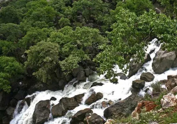 آبشار نگین