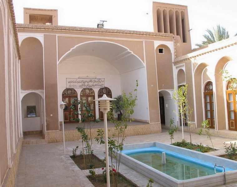 خانه ی آیت الله خاتمی(موزه ی رجال و مفاخر)