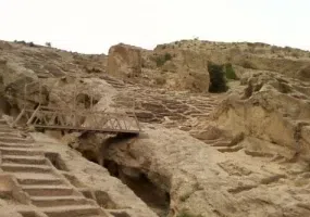 گورستان صخره ای سیراف، شگفت انگیز ترین گورستان و گورستان تمدن ها