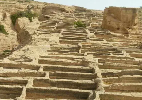 گورستان صخره ای سیراف، شگفت انگیز ترین گورستان و گورستان تمدن ها