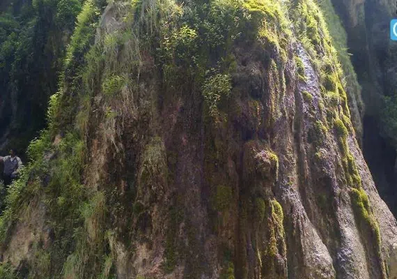 آبشار باران کوه