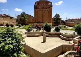 گنبد سرخ مراغه