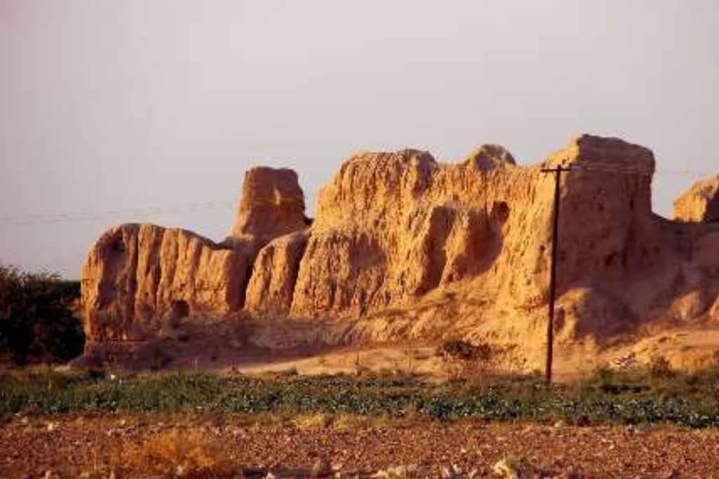 قلعه بی مانند خشت خام ایرج