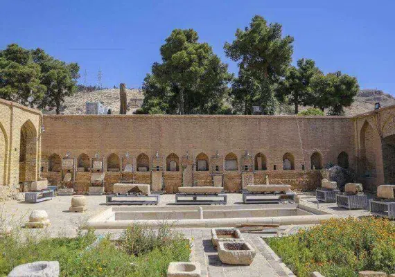 باغ و موزه سنگ هفت تنان شیراز