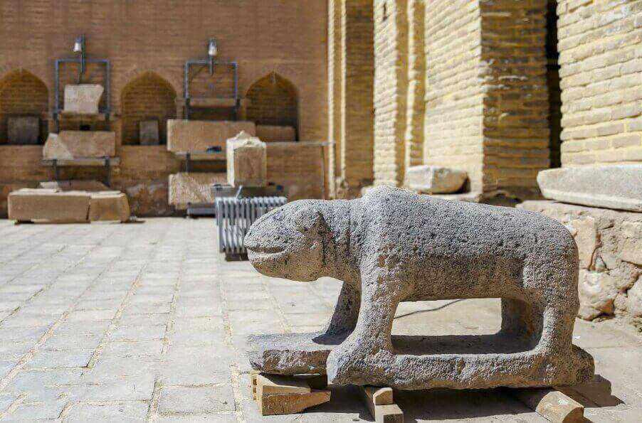باغ و موزه سنگ هفت تنان شیراز