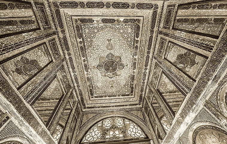 نارنجستان قوام و موزه قوام