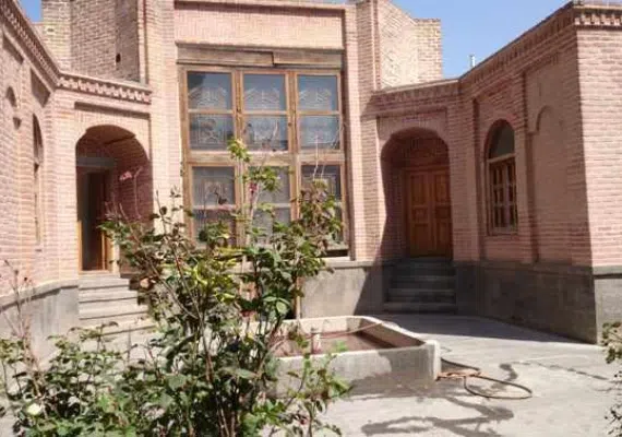 خانه تاریخی صادقی