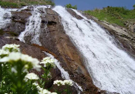 آبشار آق بلاغ