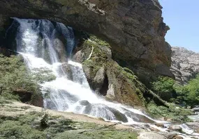 آبشار آب سفید الیگودرز کجاست؟