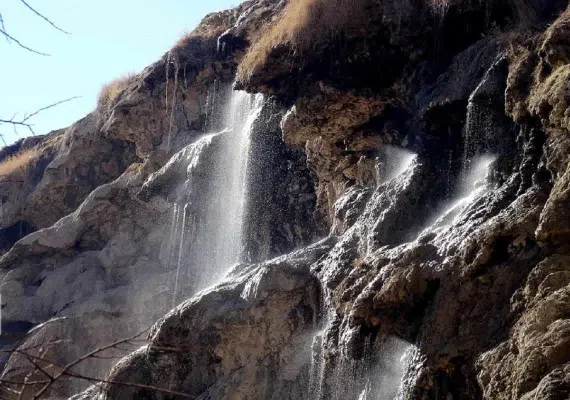 آبشار کمردوغ